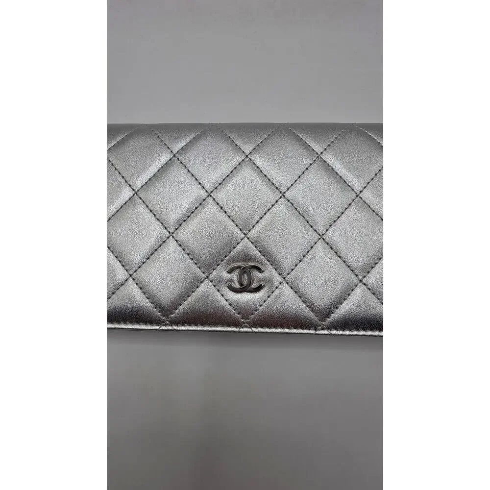 Chanel Silver-tone Interlocking CC Yen Wallet Bifold Wallet